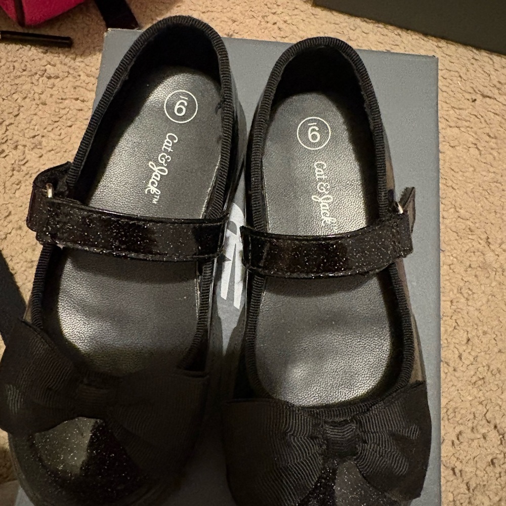 Cat & Jack Black Glitter Mary Jane Shoes with Bow